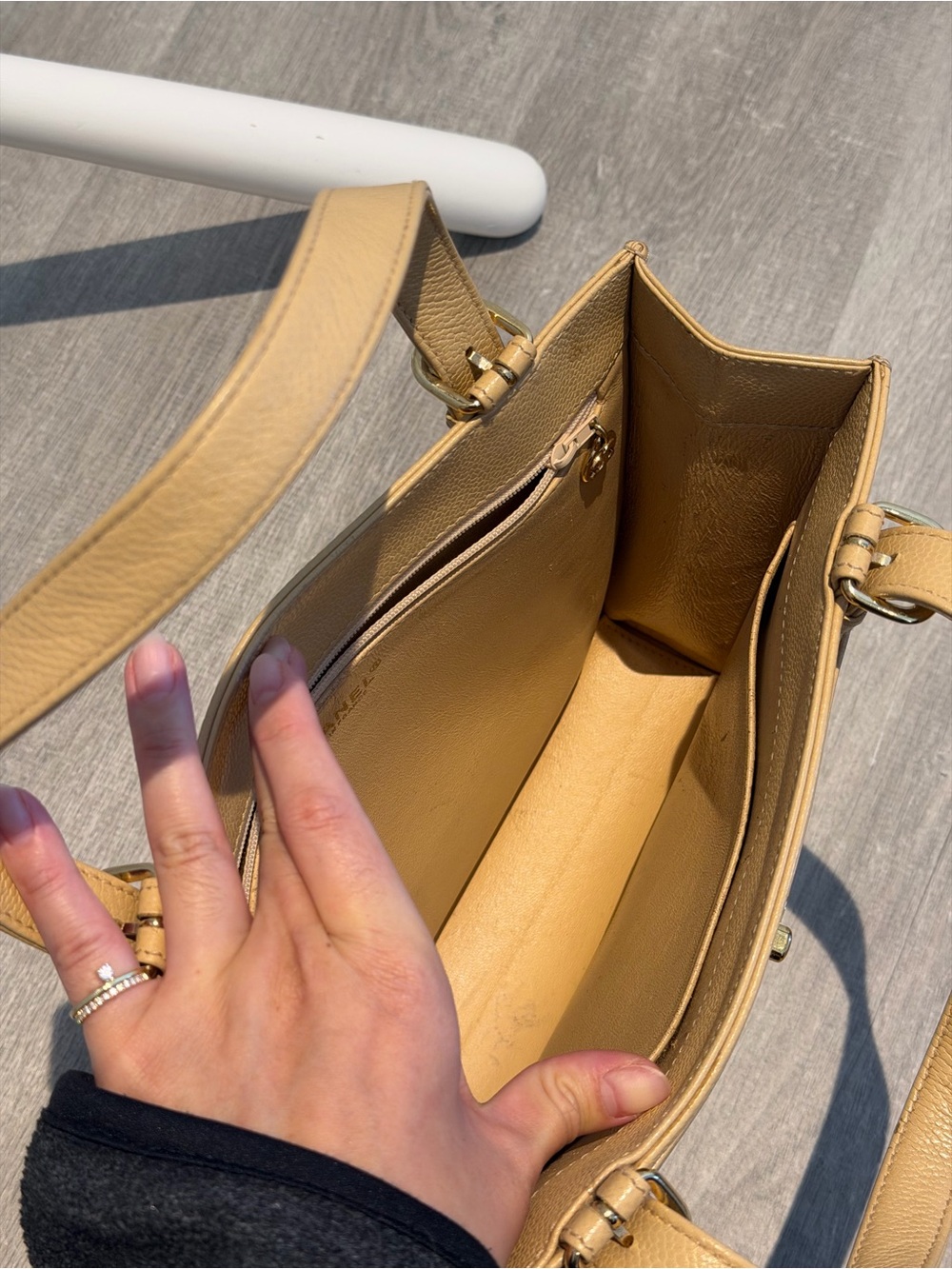 Chanel Tote Bag (beige) - Picture 10 of 17